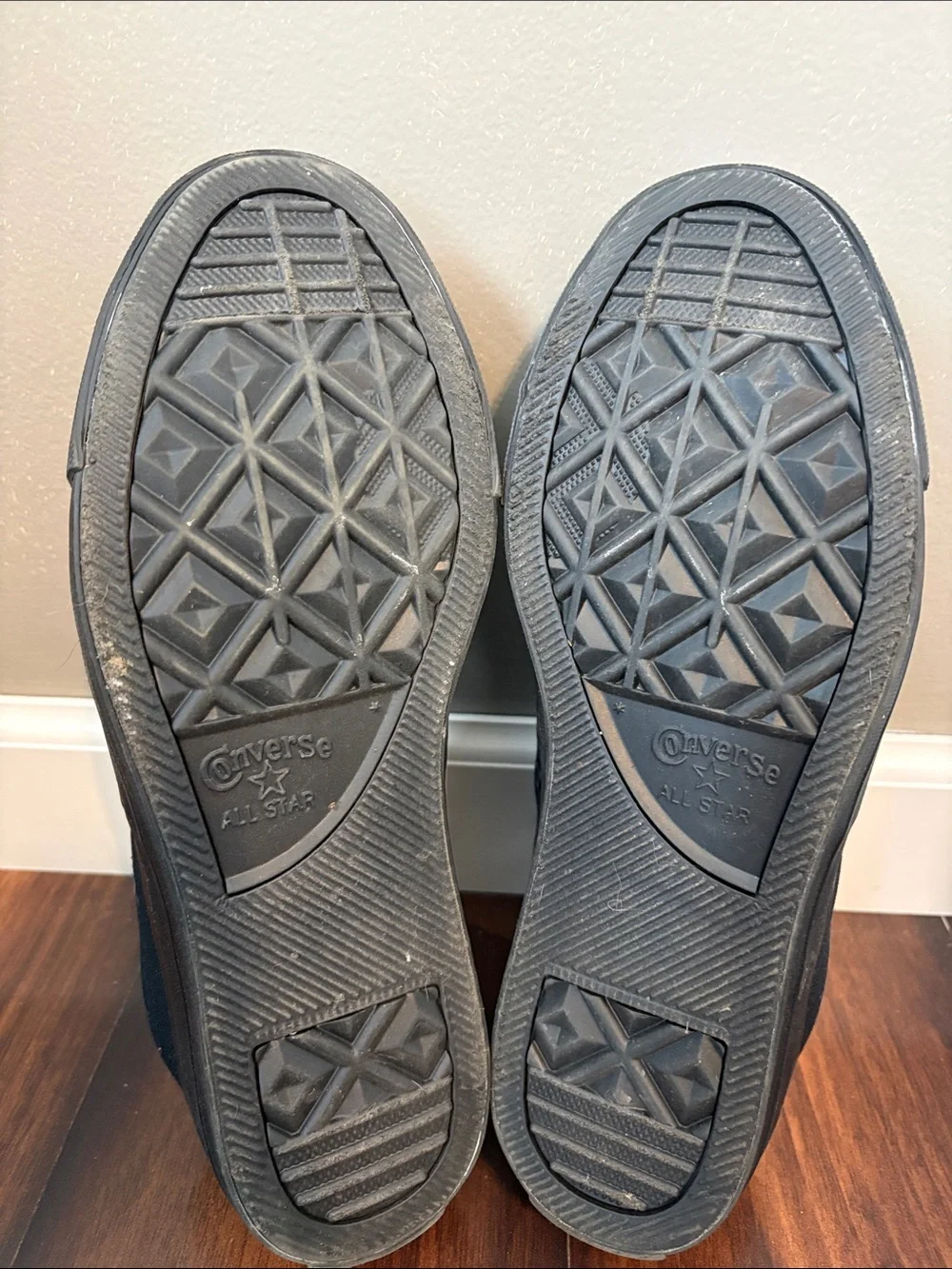 Converse Men’s Low-Top Canvas Sneakers in Black - Picture 5 of 6